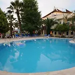 Caretta Apartment *